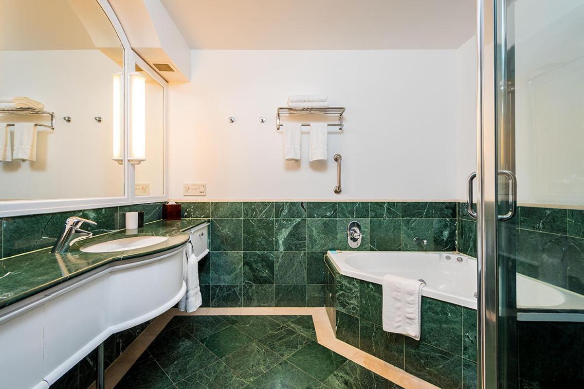 Deluxe Private Apartment And Studio - Ocean Views Голд-Кост Экстерьер фото