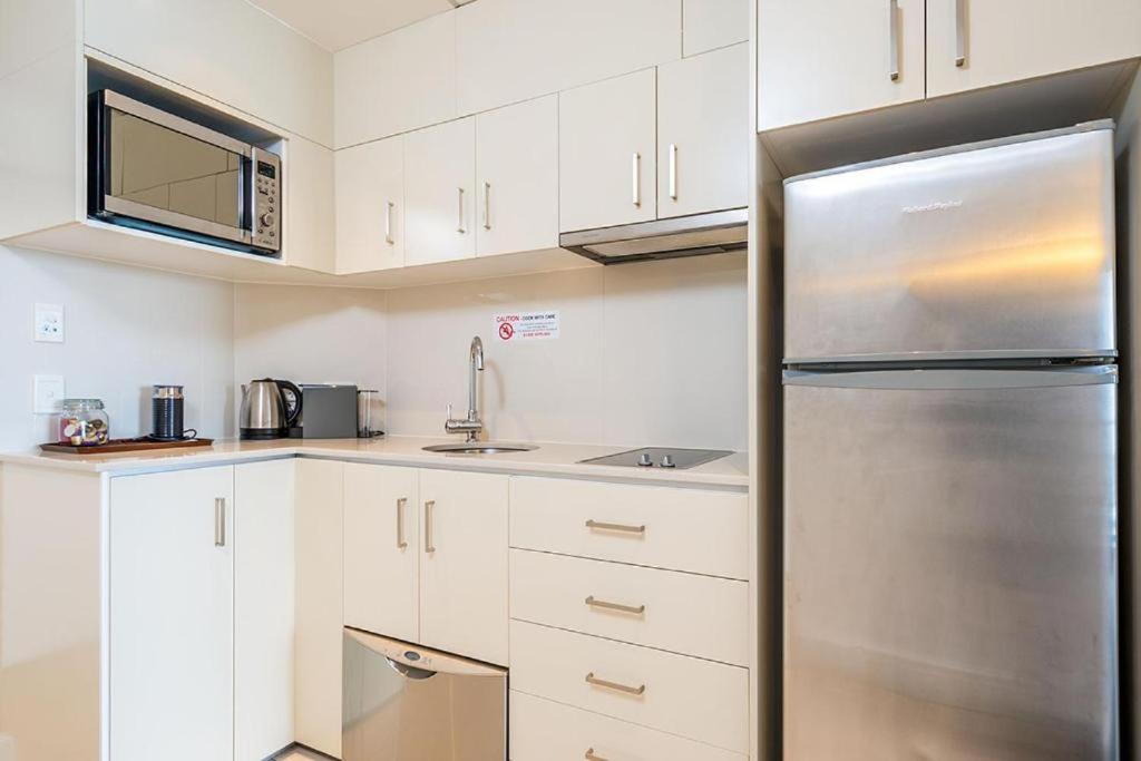 Deluxe Private Apartment And Studio - Ocean Views Голд-Кост Экстерьер фото