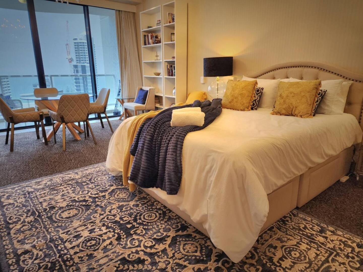 Deluxe Private Apartment And Studio - Ocean Views Голд-Кост Экстерьер фото