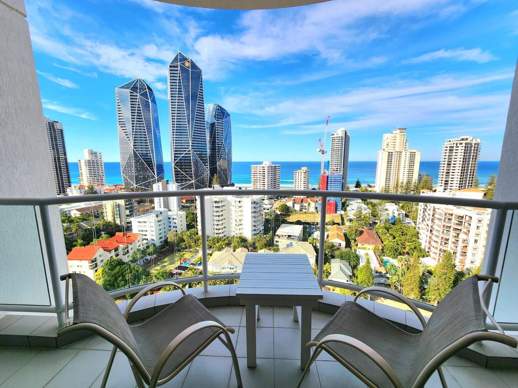 Deluxe Private Apartment And Studio - Ocean Views Голд-Кост Экстерьер фото